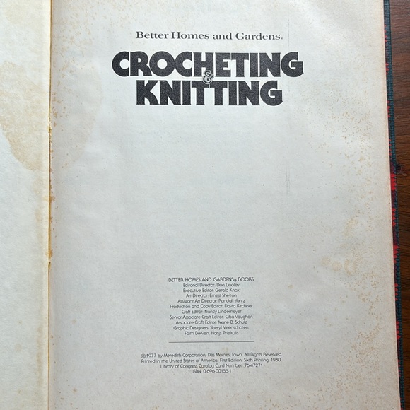 Set of 2 Vintage Yarn Crafting Books 1970’s - Picture 10 of 13